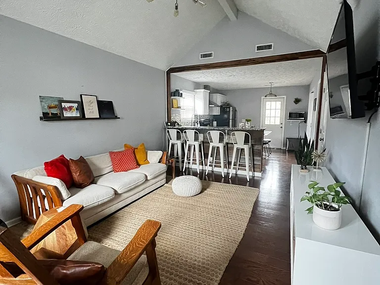 2509 Slaydon Dr — Photo 1