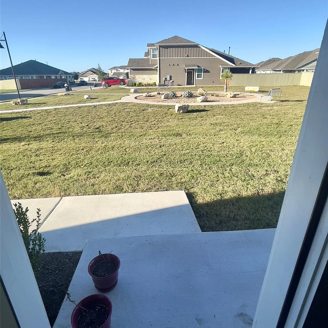 4 bed, 2.5 bath, 1919 sqft, $1,995 — Photo 3