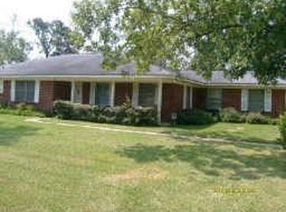319 Holly Dr, Baytown, TX 77520