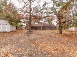 N1195 River Dr, Menominee, MI 49858