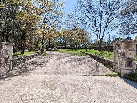 4th image of 2705 River Country Ln