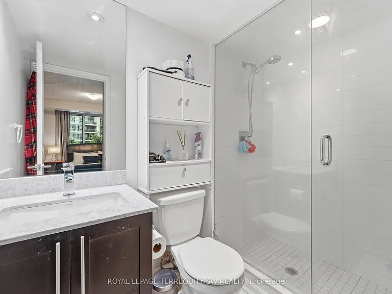 35 Bastion St #513 — Photo 12