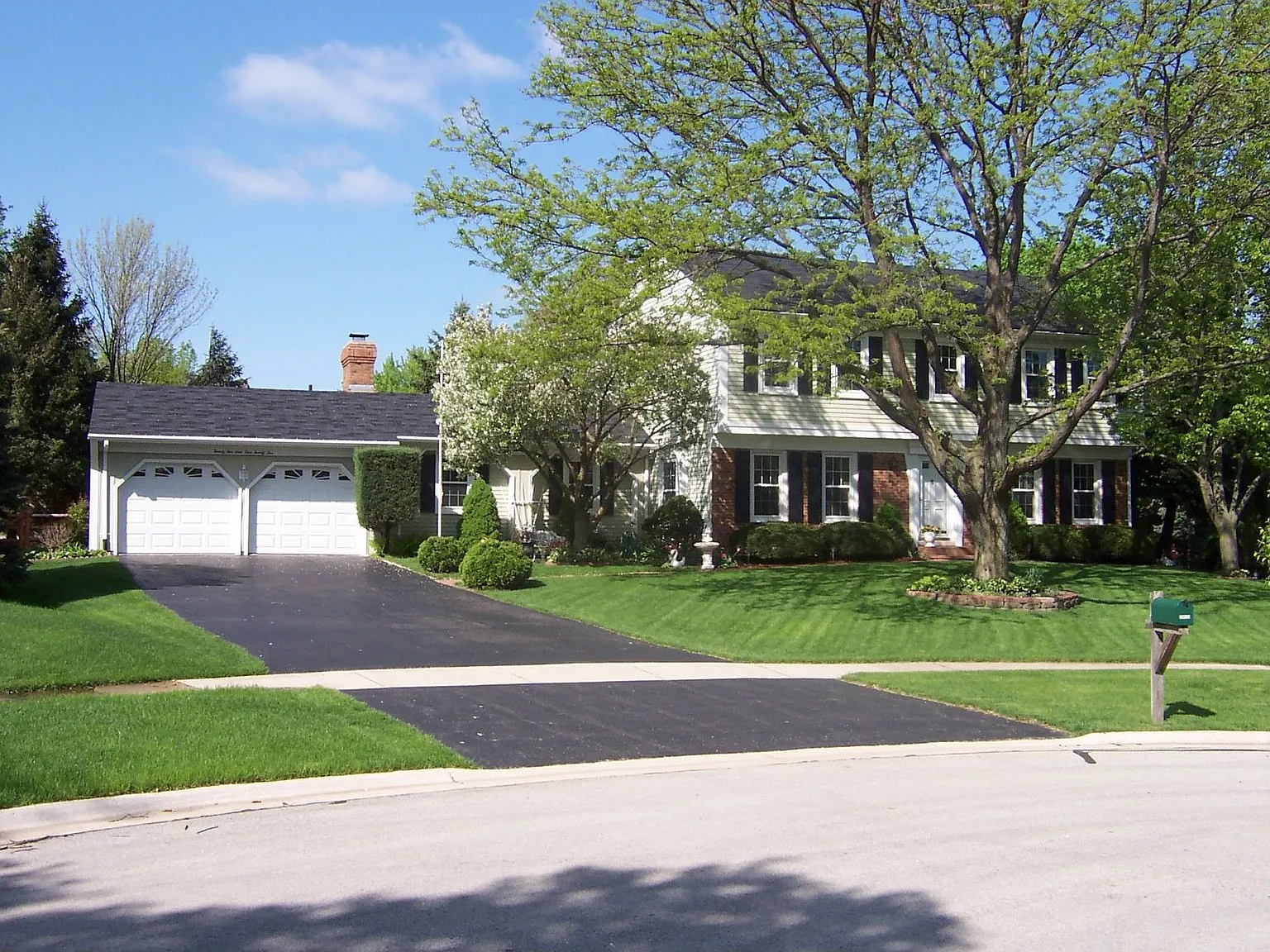 25W125 Setauket Ave photo 1
