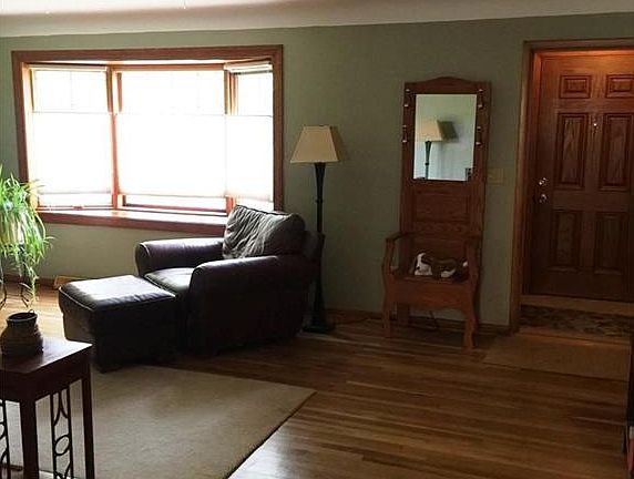 5th image of 7323 Brook Ln