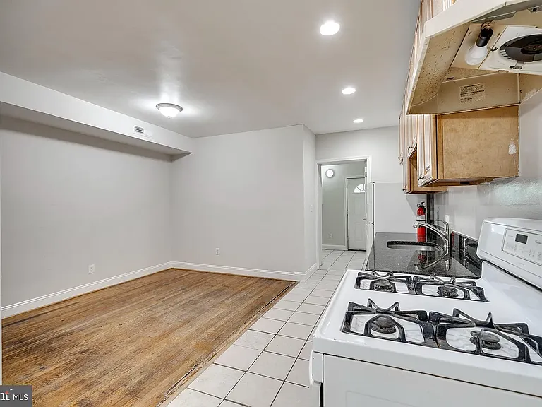 1508 V St SE — Photo 5