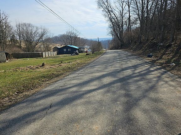 5th image of 520 Lucas Rd