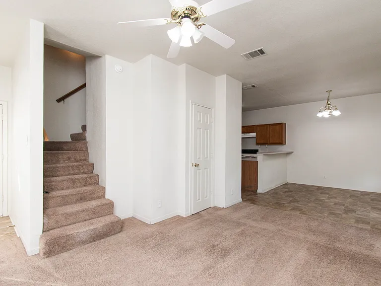 5804 Hamza Cir — Photo 3
