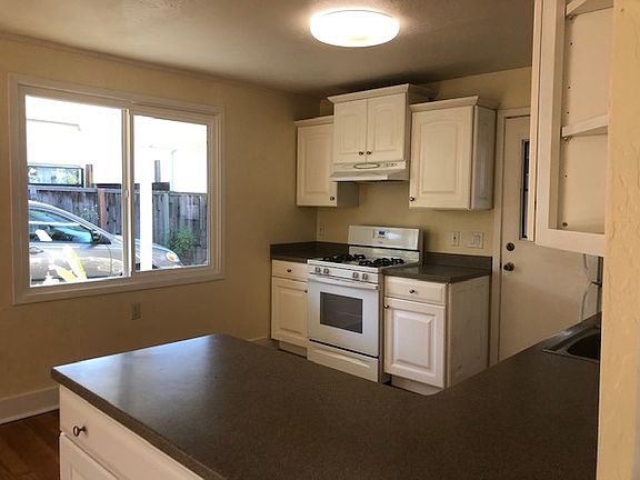 4th image of 2160 Oakley Ave #2160