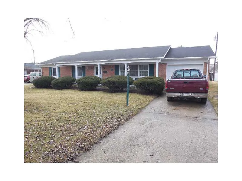 702 W Lake Ave photo 1