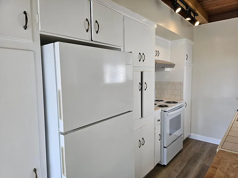 1114 E Cliff Dr #4 — Photo 9