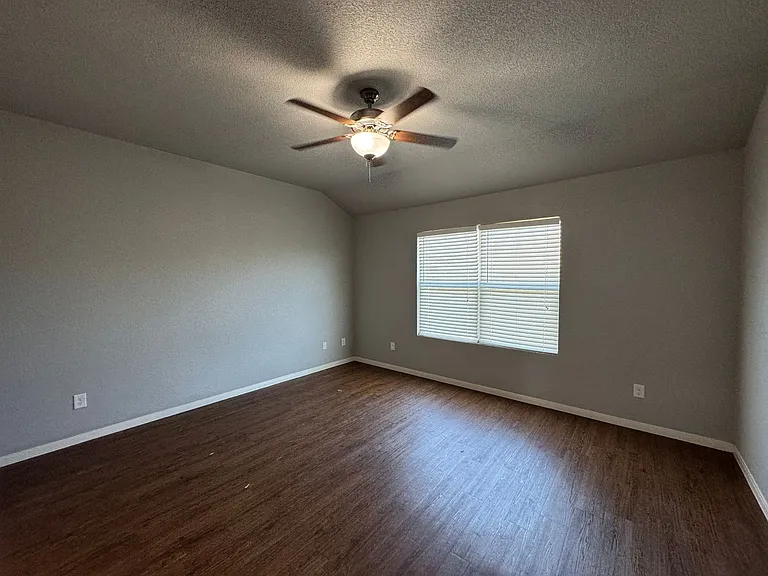 3802 John Chisholm Loop — Photo 14