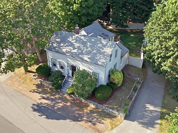 3rd image of 330 Haven St