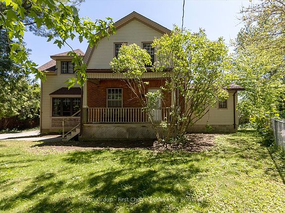 2nd image of 409 Mornington St