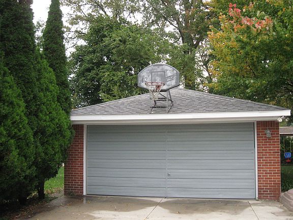 4th image of 19796 Weyher St