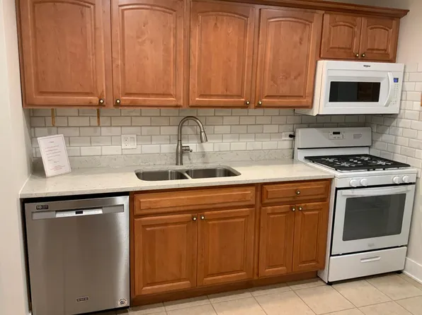 5001 Carriageway Dr, Rolling Meadows, IL 60008