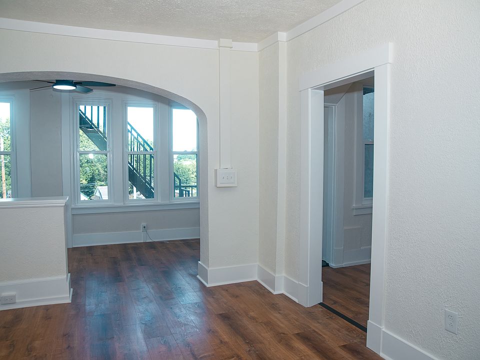 Main Living Area (View to Front)