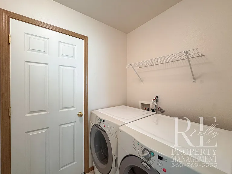 7070 Engine Ln NE — Photo 8
