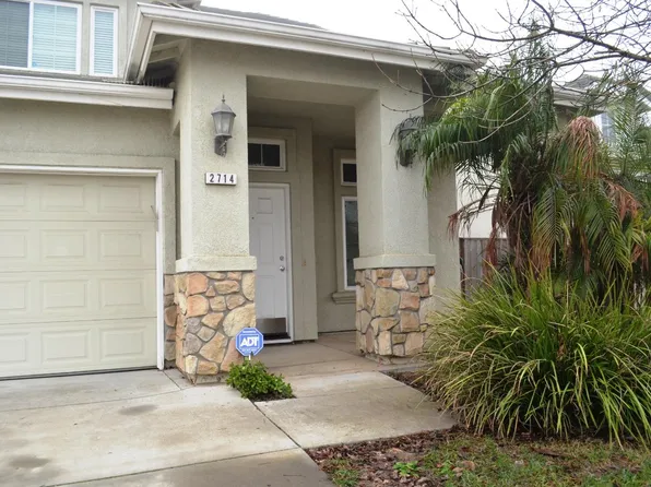 2714 Donner Trl, Riverbank, CA 95367