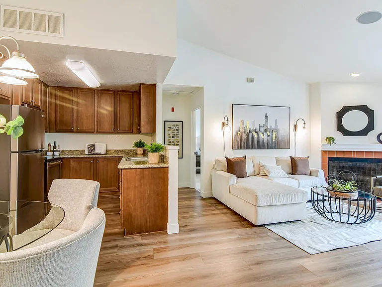 Rancho Hillside Apartments — Photo 25