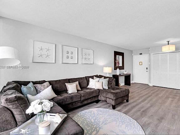 4th image of 830 NW 87th Ave APT 303