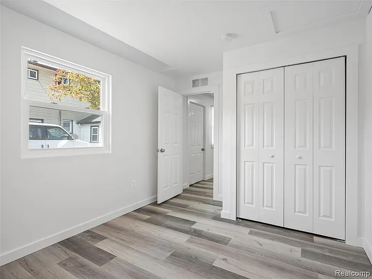1741 E Woodward Heights Blvd — Photo 17