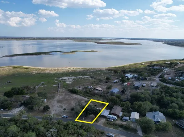 274 S Vista Dr, Sandia, TX 78383