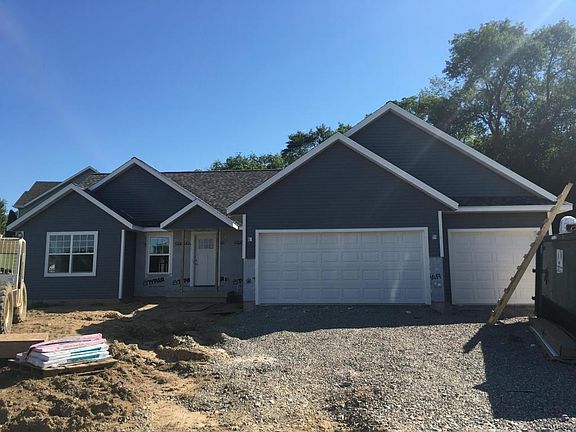 3rd image of 308 Coventry Cir