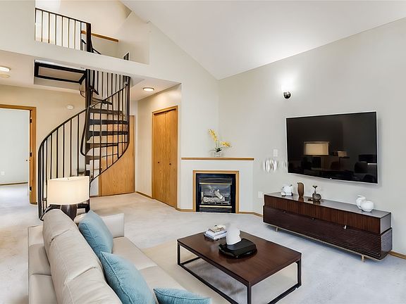 5th image of 25123 Roberts Drive #306