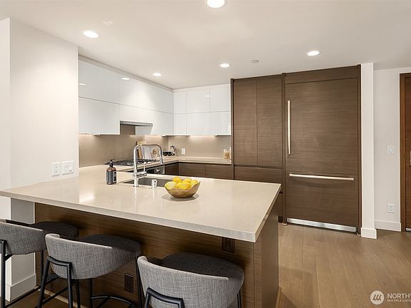 4th image of 583 Battery Street #516N