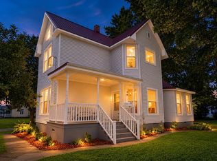 502 Vincennes Ave, Flora, IL 62839