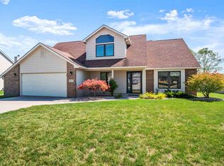 9727 Blue Mound Dr, Fort Wayne, IN 46804