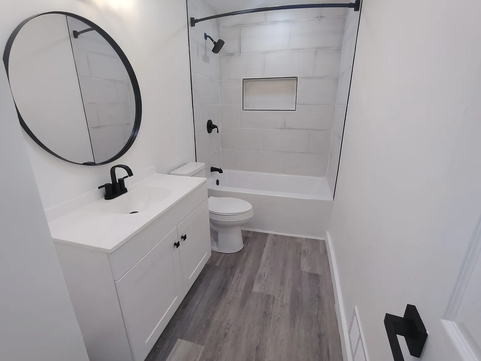 2 bed, 950 sqft, $1,375 — Photo 3