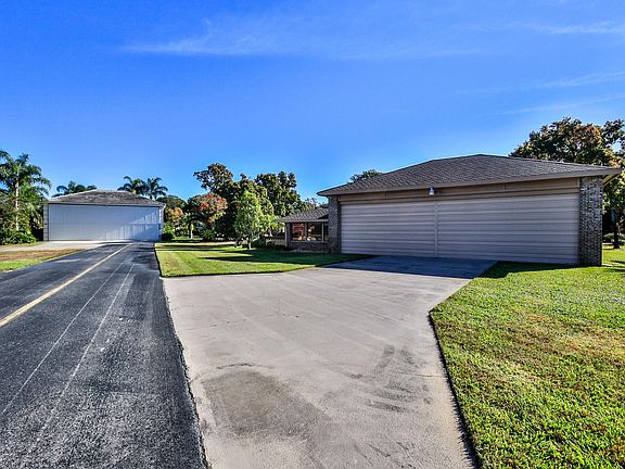 5th image of 2625 E Spruce Creek Blvd