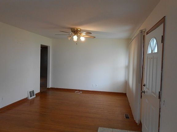 4th image of 4322 Boswell Ave