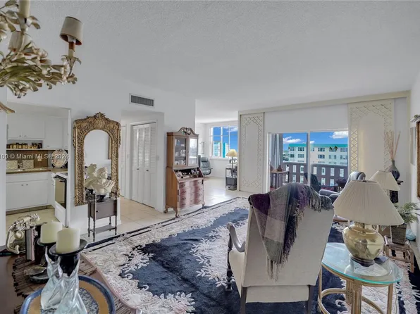4350 Hillcrest Dr APT 1018, Hollywood, FL 33021