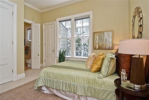 5th image of 245 Collingwood St