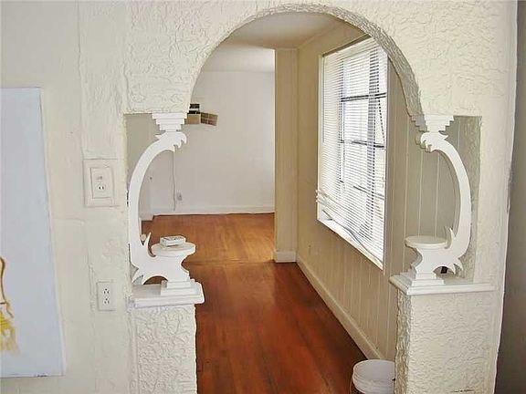 2nd image of 1309 SE 1st Street # 2 Nd Floor