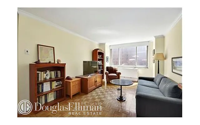 Rented by Douglas Elliman | media 26