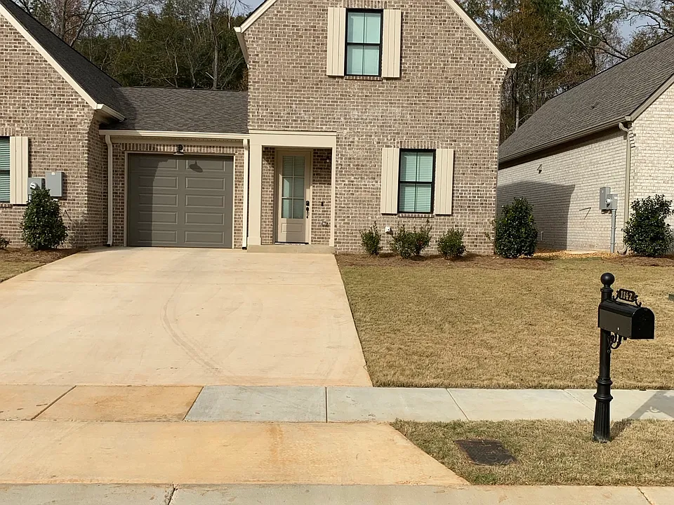 1142 Stonebrook Ln