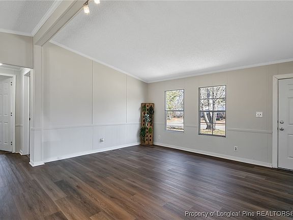 5th image of 1108 Windmill Rd