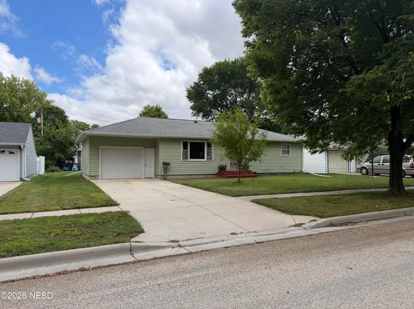709 S 7th St, Milbank, SD 57252