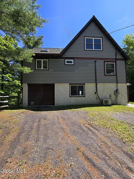2nd image of 411 Thacher Park Road