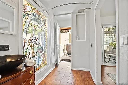 900 Highland Dr — Photo 18