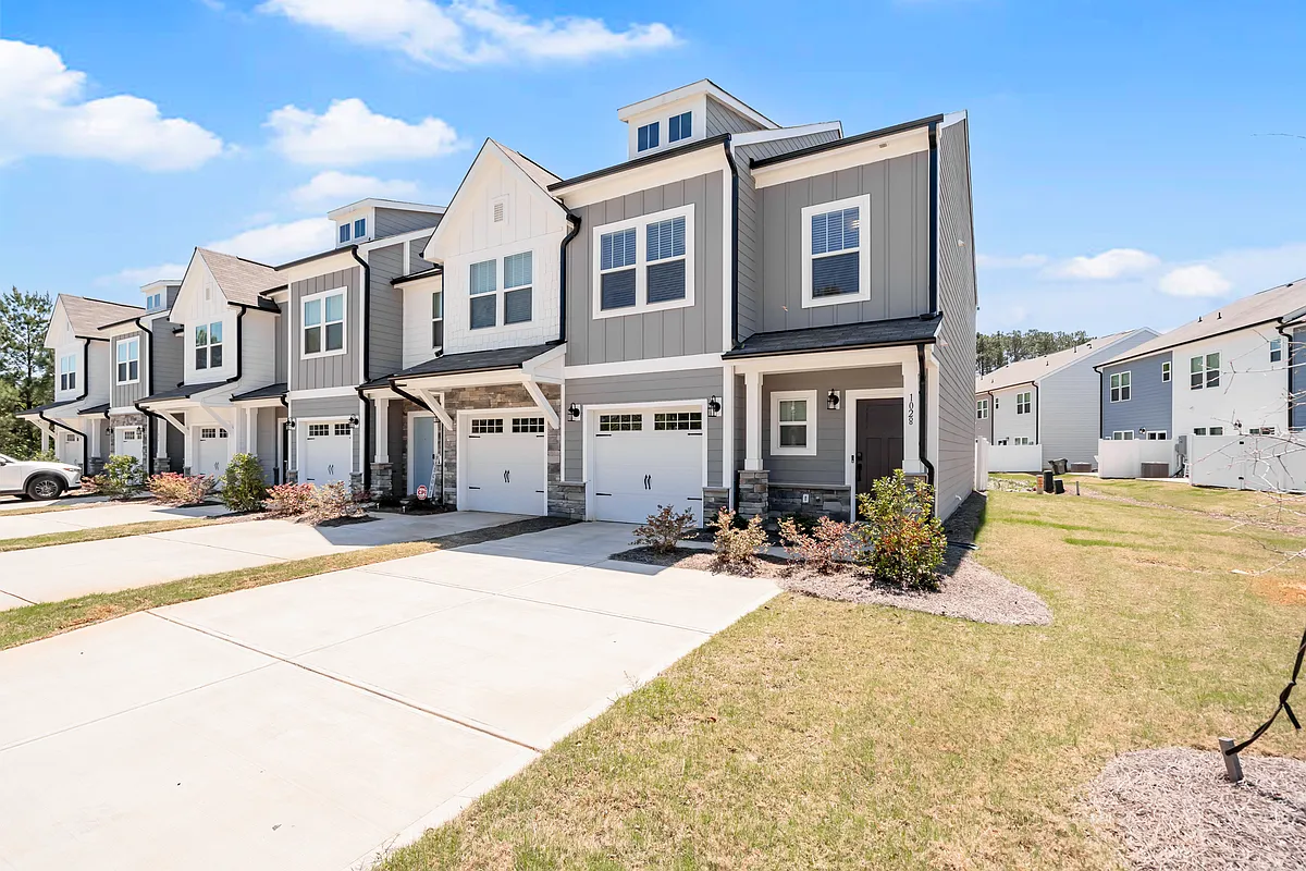 Building Photo - 1028 Pickering Pl
