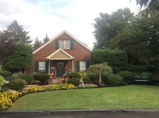 40 Starkin Rd, Edison, NJ 08837