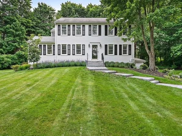 16 Village Ln, Hingham, MA 02043