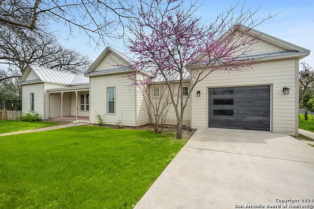 3 bed, 2.5 bath, 2517 sqft, $3,000 — Photo 2