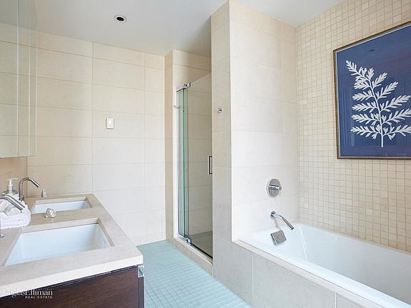 4th image of 110 3rd Ave APT 17B