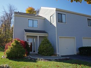 33 Highview Rd, Hopewell Junction, NY 12533