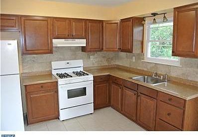 5th image of 157 Hargrove Ave